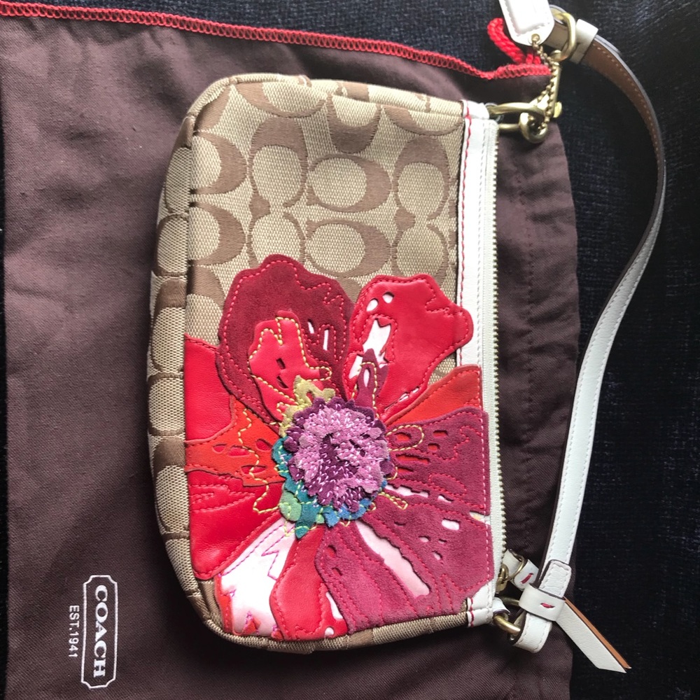 Coach Signature Poppy wristlet with dustbag